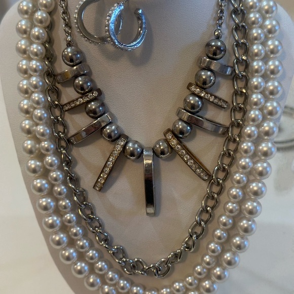 🔥 Statement Bundle | 5x5x5 Mix of Chain Rhinestone Pearl Set - Picture 4 of 11